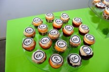 Cupcakes mit Oblaten mit Logo der CC